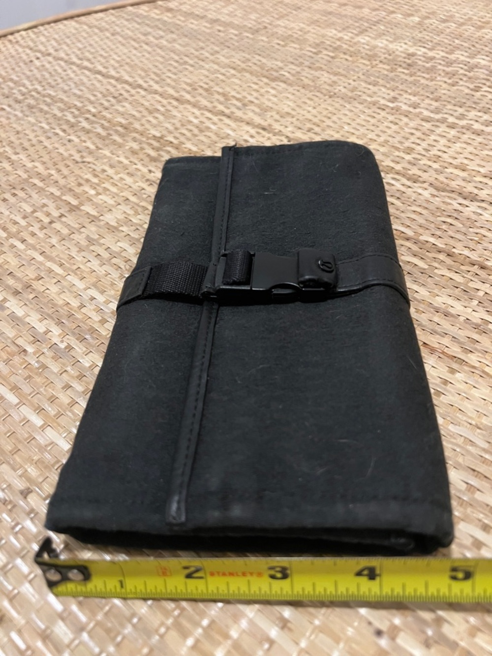 Lululemon Test of Time Travel Wallet Black Removable pouch leather trim repel - Picture 9 of 13